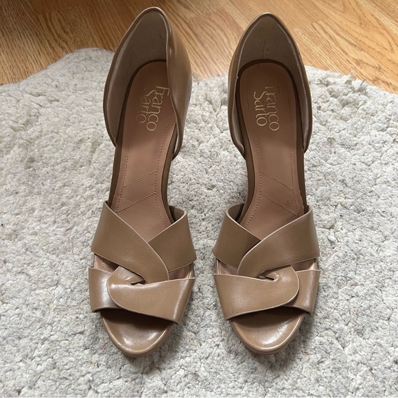 Franco Sarto: Tan Faux Leather Criss Cross Peep Toe Dressy High Heels Size 9M - Picture 2 of 10